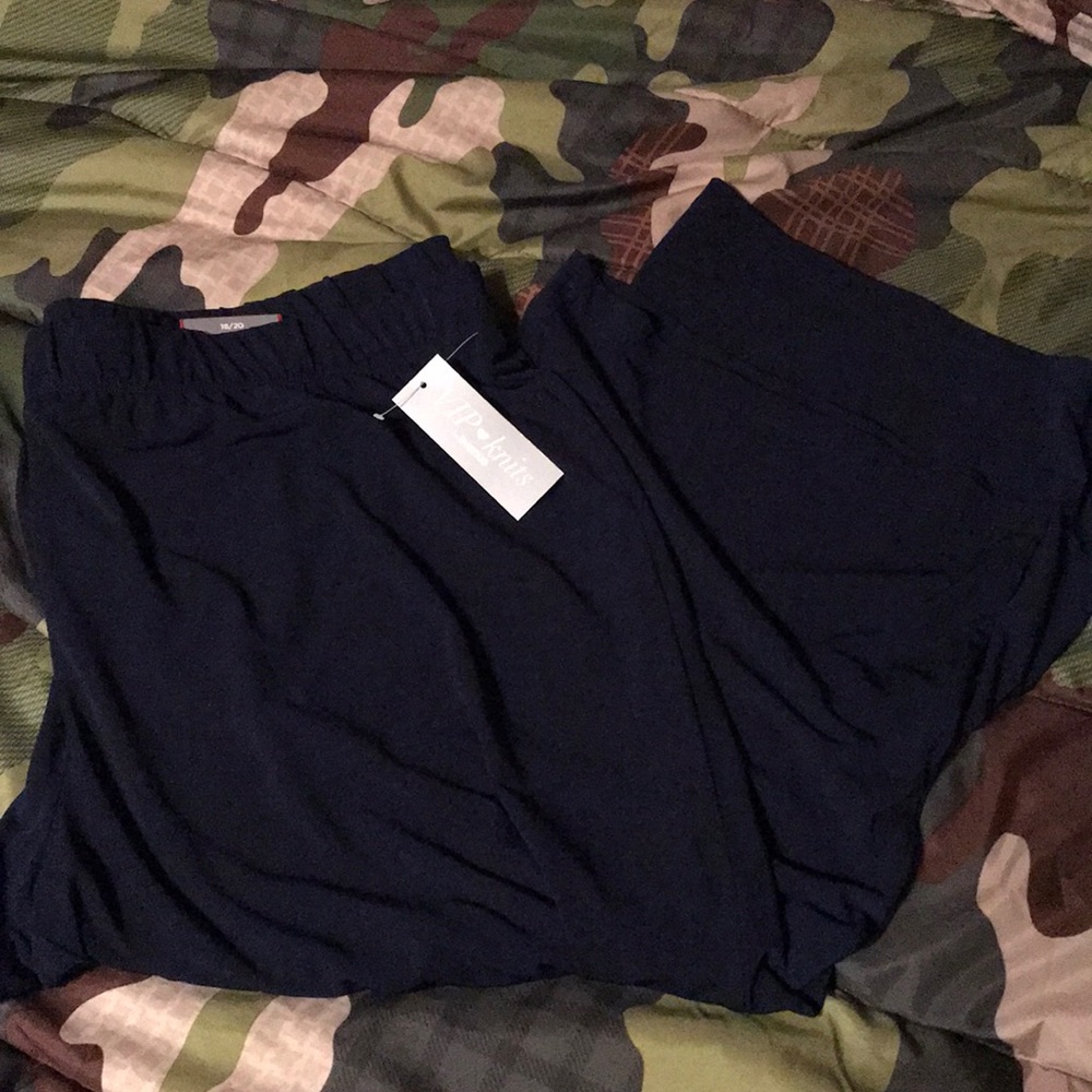 NWT dress capris navy 18/20